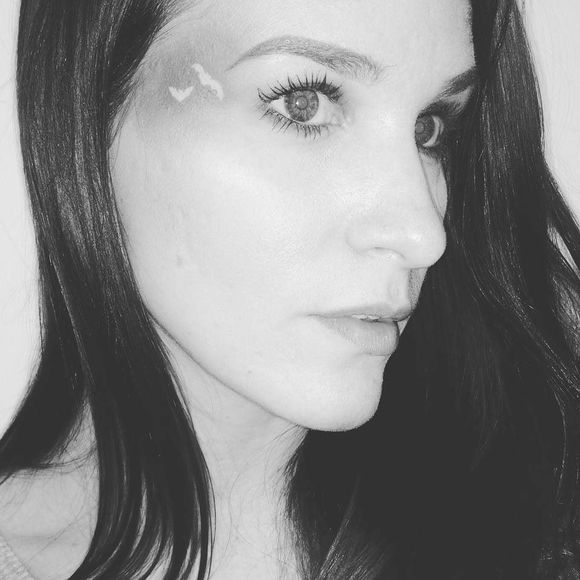 Meet your Posher, Beth - Picture 1 of 1